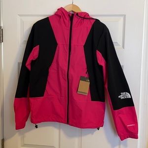 North face light windbreaker